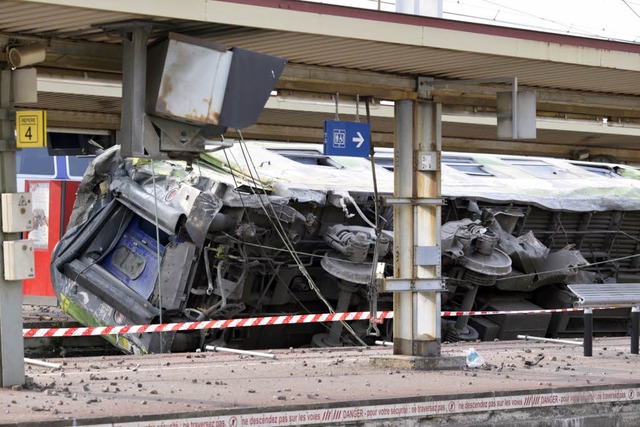 Zug entgleist sdlich von Paris  | Foto: AFP