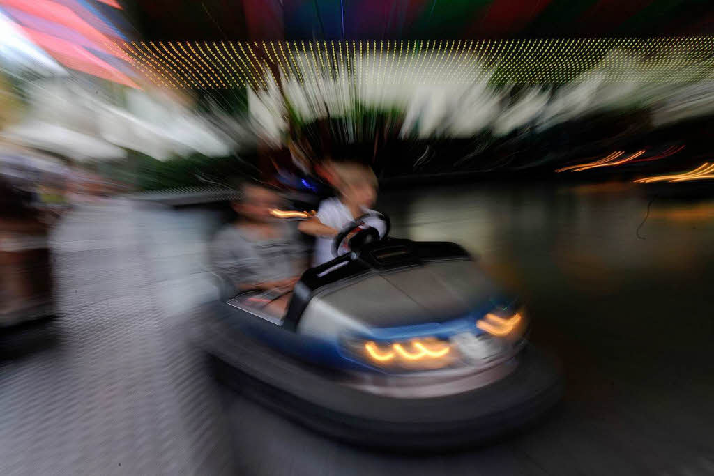 Rasant geht’s zu beim Autoscooter Rasant geht’s zu beim Autoscooter