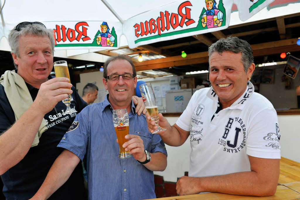 Zum Wohl auf das gelungene Fest! Zum Wohl auf das gelungene Fest!