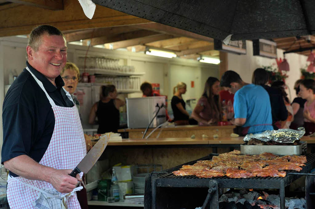So viele hungrige Festbesucher wollen erst einmal versorgt sein<ppp></ppp> So viele hungrige Festbesucher wollen erst einmal versorgt sein<ppp></ppp>