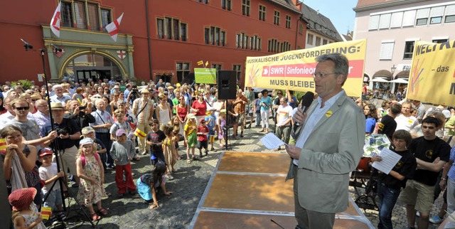 Rdiger Nolte, Rektor der Musikschule,...einer der Redner auf dem Rathausplatz.  | Foto: michael bamberger