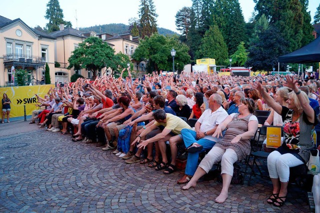 Ein bestens gelauntes Publikum wagte b...von  Badenweiler gar die La-Ola-Welle.  | Foto: Silke Hartenstein