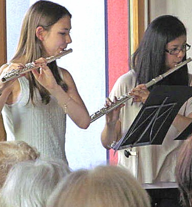 Musikerinnen beim Querflten-Konzert in Karsau   | Foto: H. Nottbrock