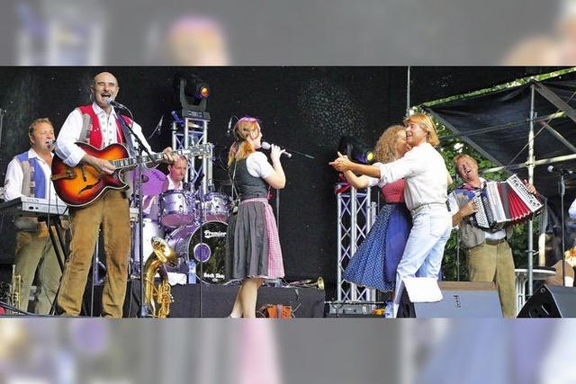 Sommersound: Hansi Hinterseer verzckt 2000 Fans auf dem Marktplatz