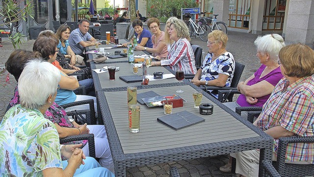 Rund ein Dutzend Frauen waren der Einl...DU-Landtagsabgeordnete Marcel Schwehr.  | Foto: Jrg Schimanski