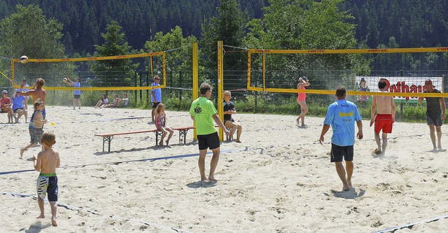 Mit drei Spielfeldern und  einem direk...des zweitgigen Beachvolleyball-Cups.   | Foto: Ute Aschendorf