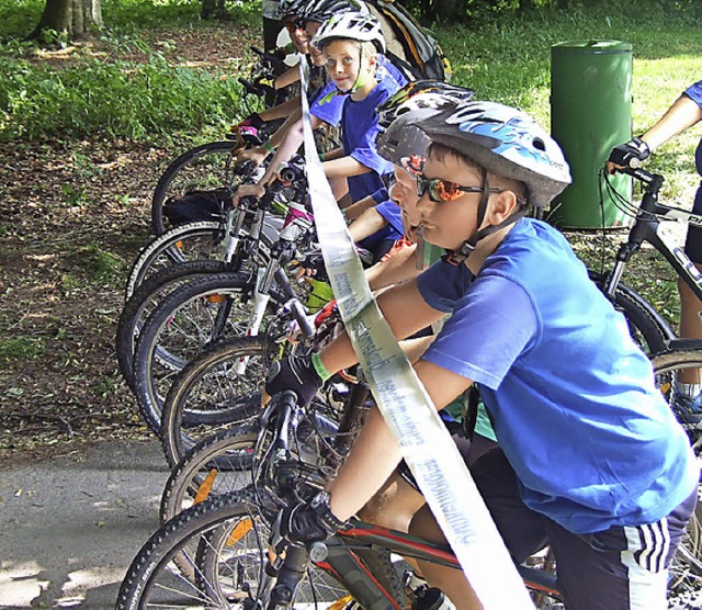 Am Start: Die Jugend konnte es kaum erwarten.  | Foto: Ingrid Mann