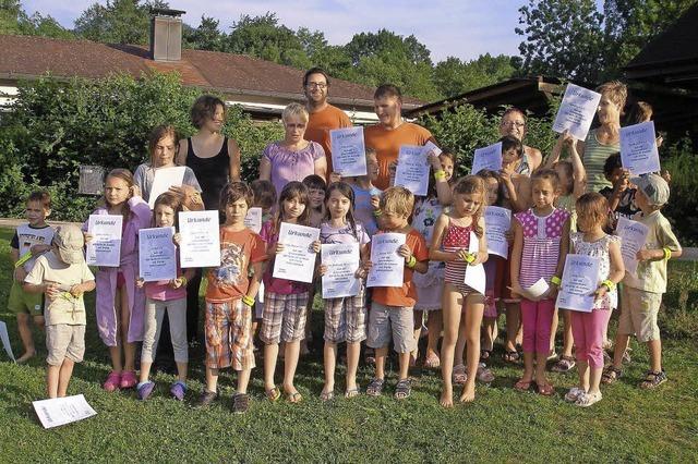 Knapp 30 Kinder lernen in Kollnau schwimmen
