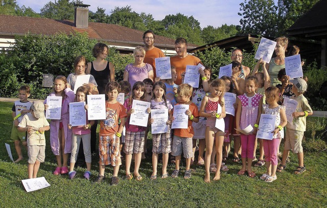 Sie haben&#8217;s geschafft, die Kinderschwimmkursteilnehmer.   | Foto: DLRG