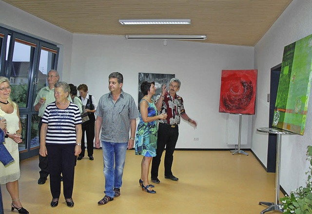 Die Erffnung der  Gemldeausstellung ...eischmann-Eitel zog viele Besucher an.  | Foto: Christiane Sahli