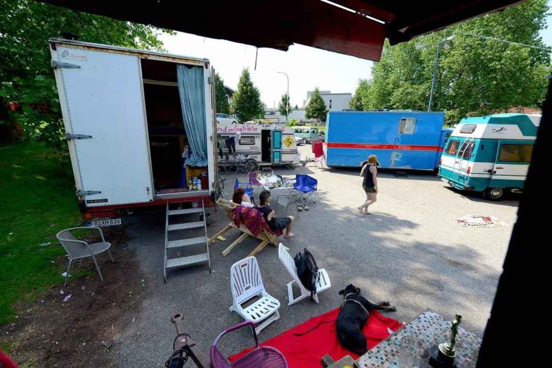 Wagenburgler auf den Parkpl�tzen bei der PH.  | Foto: Ingo Schneider