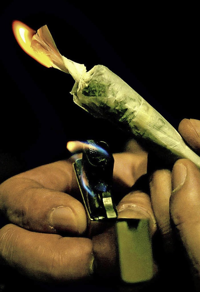 Junge Menschen konsumieren weniger Cannabis.   | Foto: Sigrid Umiger/AFP