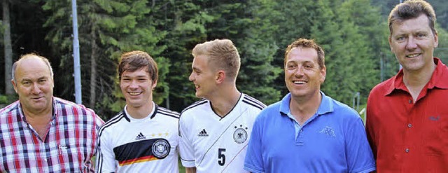 Von den Vorsitzenden der beiden Verein...pieler Nils Wetzel und Heiko Lindemer.  | Foto: Rolf-Dieter Kanmacher