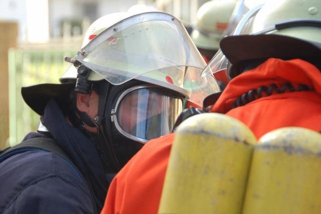 Sechs Verletzte bei Kellerbrand in Kehl – Rauch schneidet Fluchtweg ab