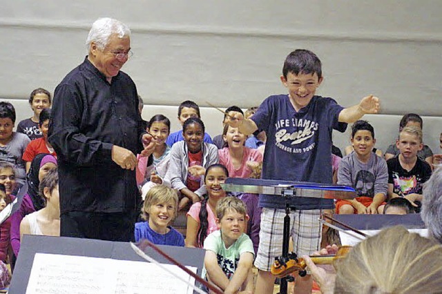 Viertklssler Mirlind Qerkini bernimm...rt die Freiburger Lehrerphilharmonie.   | Foto: Privat