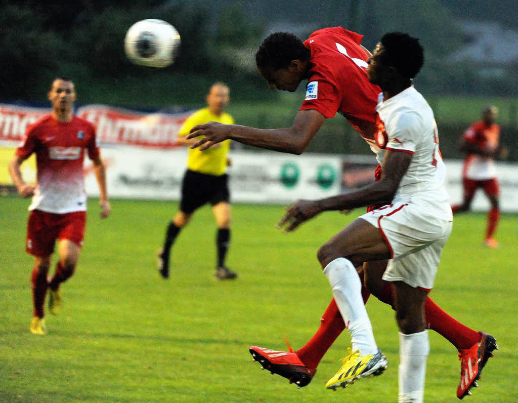 Der SC Freiburg besiegt in Schruns Olympiakos Pirus mit 4:2 in einem Testspiel.