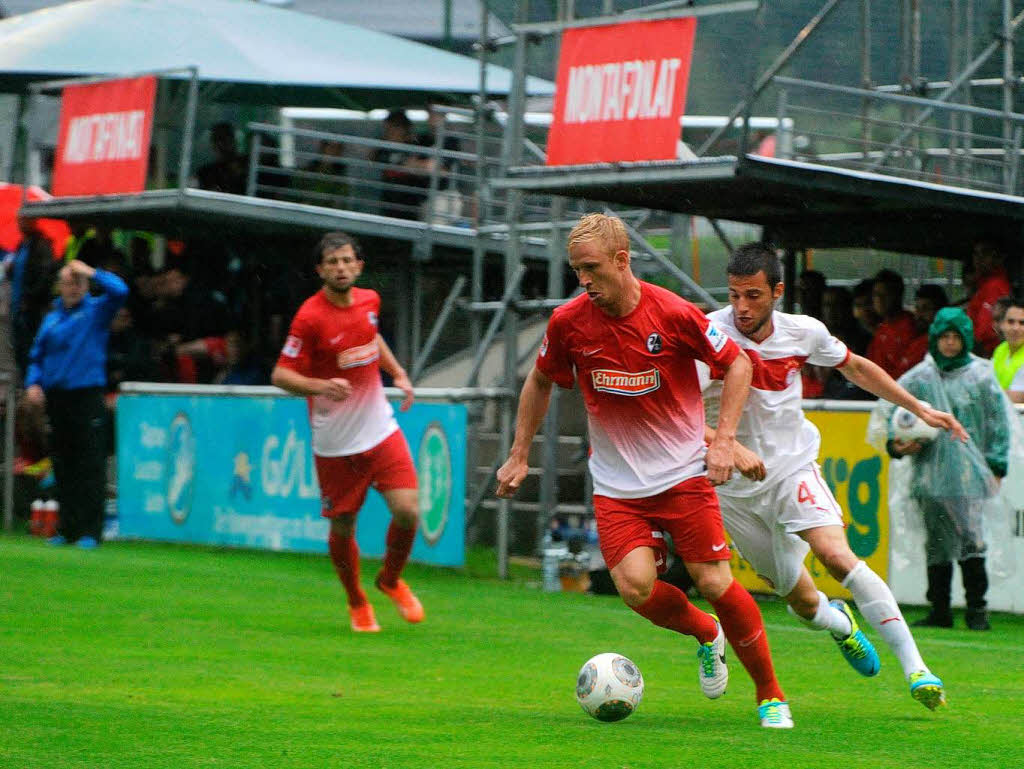 Der SC Freiburg besiegt in Schruns Olympiakos Pirus mit 4:2 in einem Testspiel.