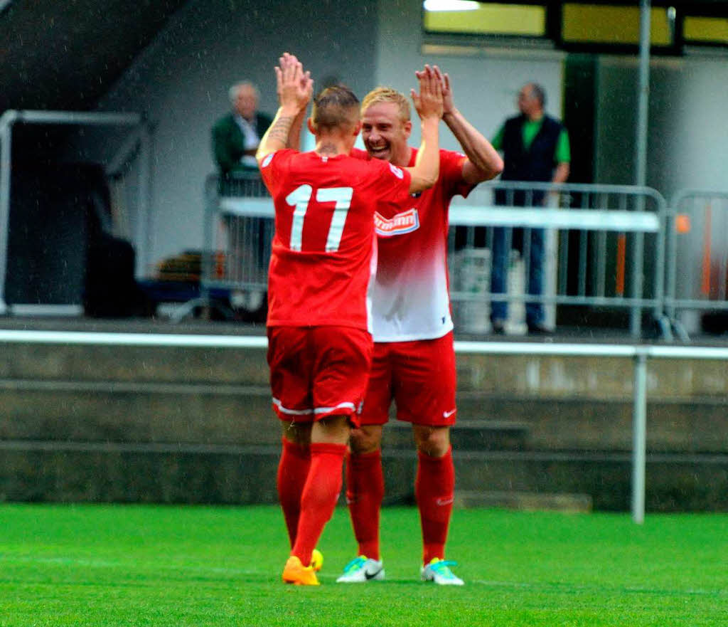 Der SC Freiburg besiegt in Schruns Olympiakos Pirus mit 4:2 in einem Testspiel.