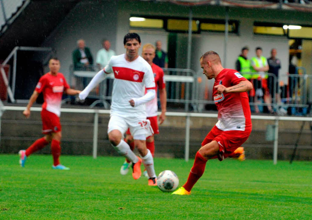 Der SC Freiburg besiegt in Schruns Olympiakos Pirus mit 4:2 in einem Testspiel.