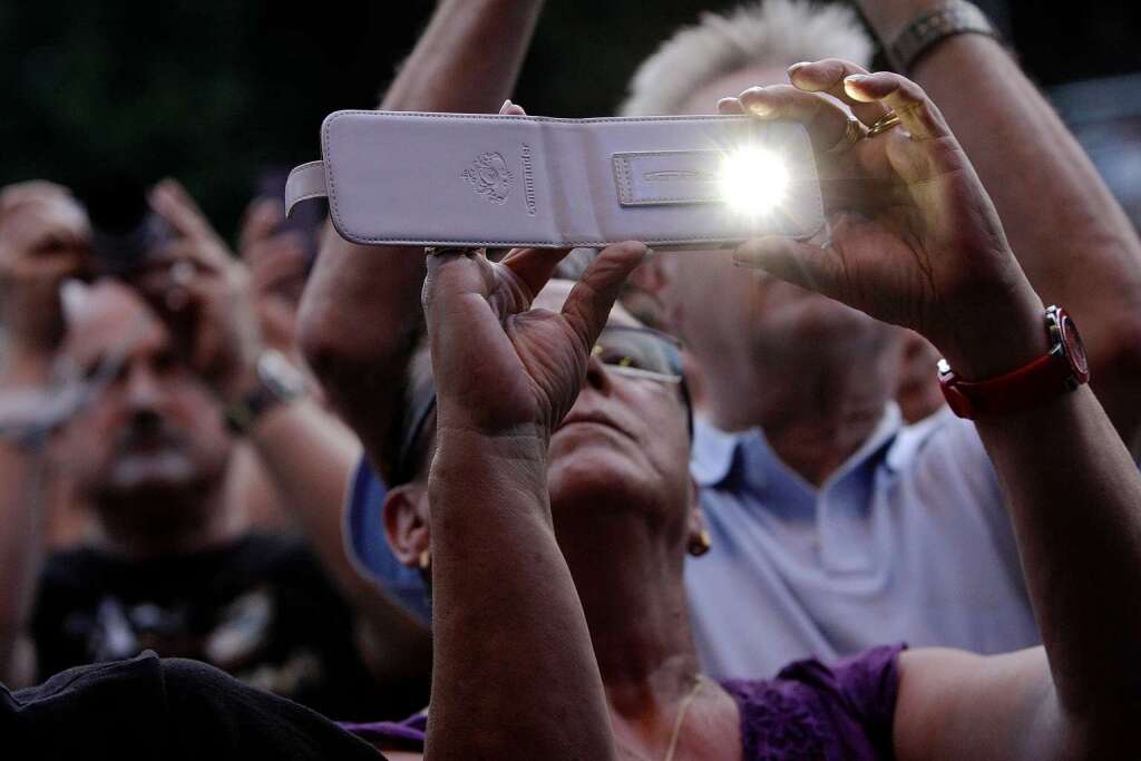 Deutschlands bekanntester Backenbart zu Gast auf dem Schlossplatz: Impressionen vom Unheilig-Konzert in Emmendingen