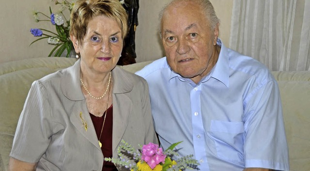 Renate und Helmut Burger sind seit 50 Jahren ein Paar.   | Foto: Roland Vitt