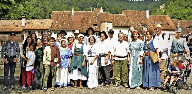 Ausflug in historischen Gewndern: die...beim Mittelalterfest in Saint Ursanne   | Foto: privat