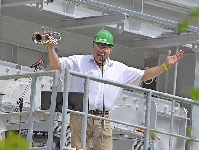 Thomas Wengert sorgte beim Ofenfest mi... Gesang fr  vielbeklatschte Einlagen.  | Foto: langelott