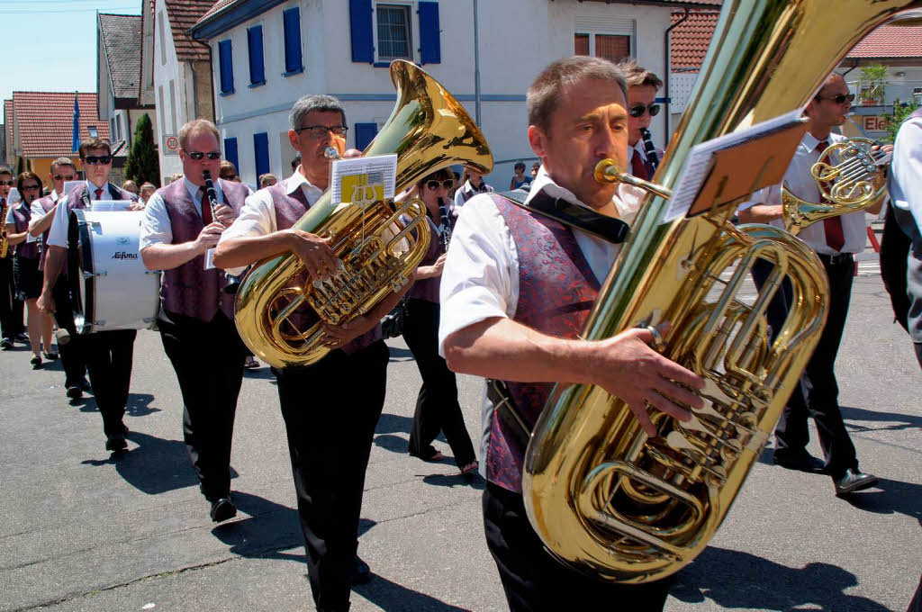 Festumzug zum Jubilum des Musikvereins Weisweil