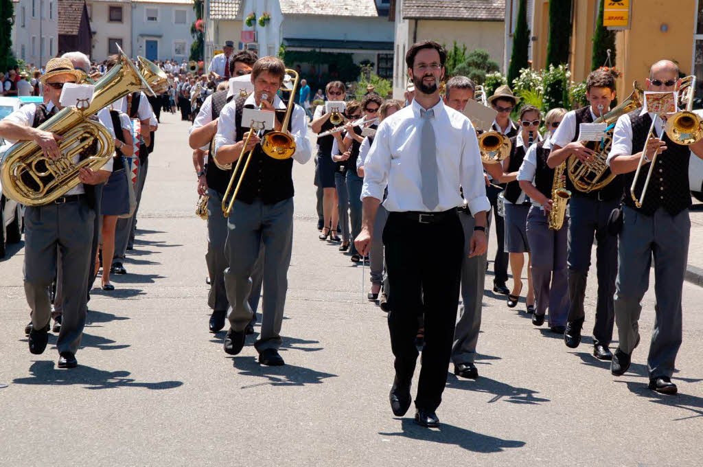 Festumzug zum Jubilum des Musikvereins Weisweil