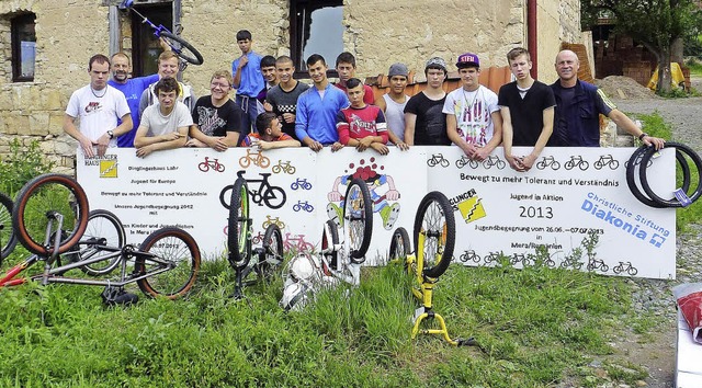 Jugendliche des Dinglinger Hauses habe...Mera eine Fahrradwerkstatt aufgebaut.   | Foto: Privat