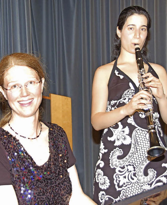 Dana Barak (Klarinette) und Sabine Pan... Gundelfingen ein romantisches Konzert  | Foto: Andrea Steinhart