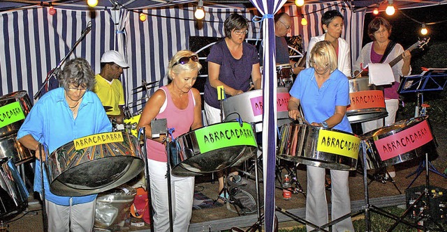 Die Steelband Abracadabra aus Zrich sorgte fr karibische Stimmung.  | Foto: Dorothe Kuhlmann