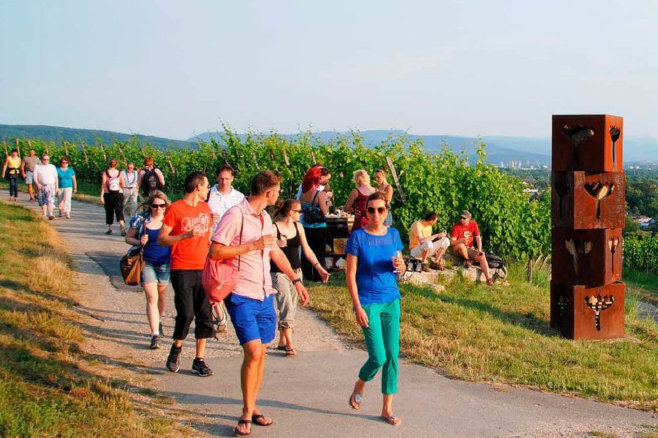 Erlesene Weine, eine vielfältige Auswahl an kulinarischen Köstlichkeiten und eine phantastische Aussicht sorgen für den Erfolg. (Foto: Norbert Sedlak) Erlesene Weine, eine vielfältige Auswahl an kulinarischen Köstlichkeiten und eine phantastische Aussicht sorgen für den Erfolg. (Foto: Norbert Sedlak)