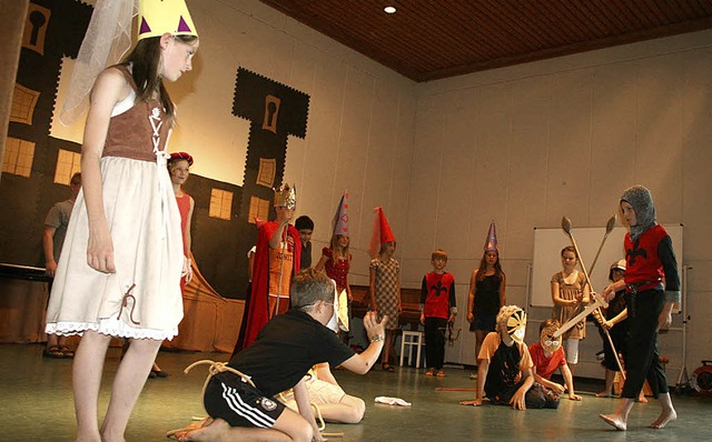 Die 4b der Grundschule Kandern bot bei...ches Theaterstckchen. Foto: Ines Bode  | Foto: Ines Bode