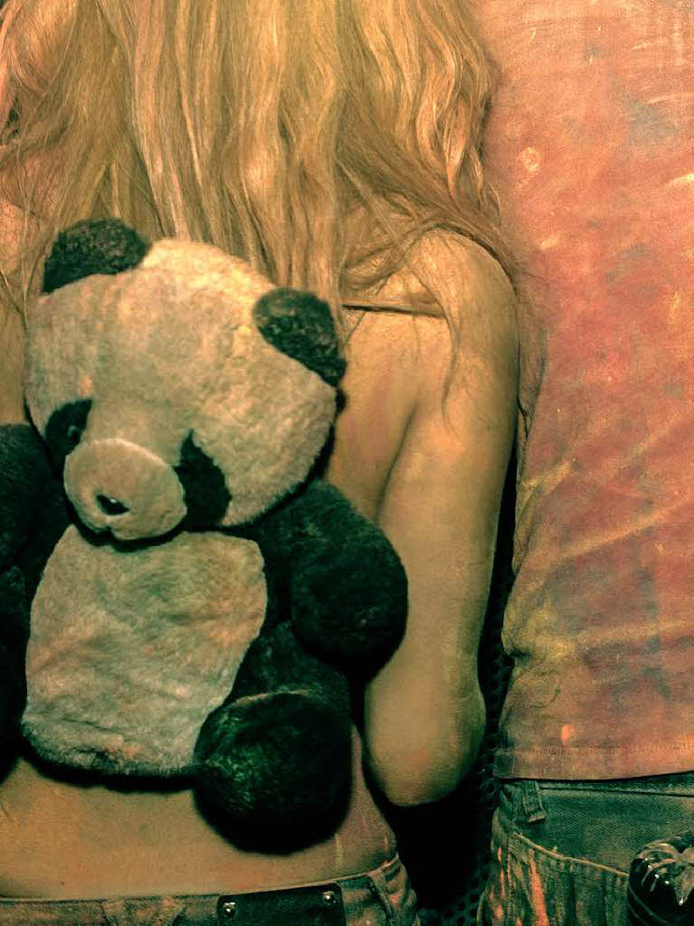 Bunt, bunter, Holi-Festival: Ein farbenfroher Sonntag auf dem Freiburger Messegelnde.