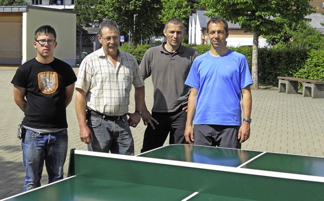 Zu den neuesten Aktivitten des Schulf...nd  Bernd Grunwald (von links) ttig.   | Foto: Frderverein Neunlindenschule