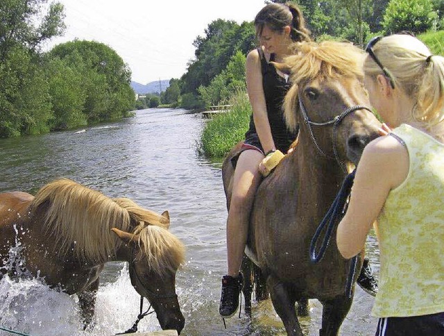 Ein Pferdebad an der Rossschwmme wie in alten Zeiten.  | Foto: ZVG