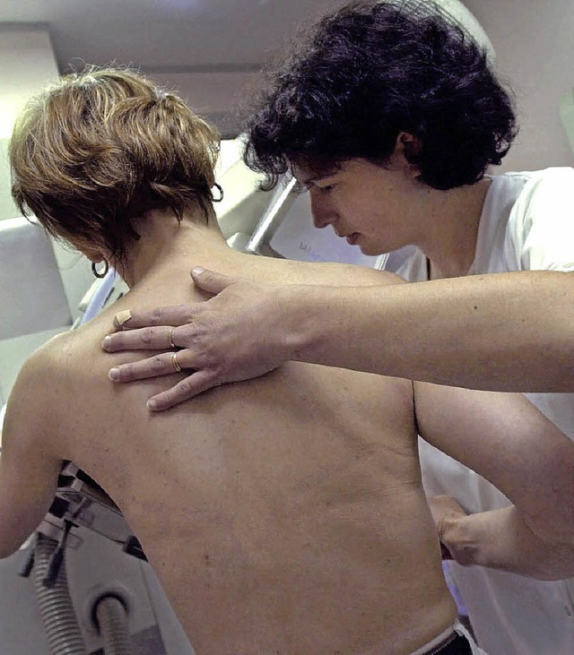 Immer weniger Frauen nehmen die kostenlose Mammographie in Anspruch.   | Foto: Afp