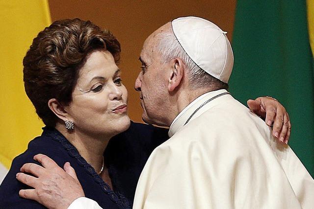 Der Papst ist da: Jubel und Protest in Brasilien