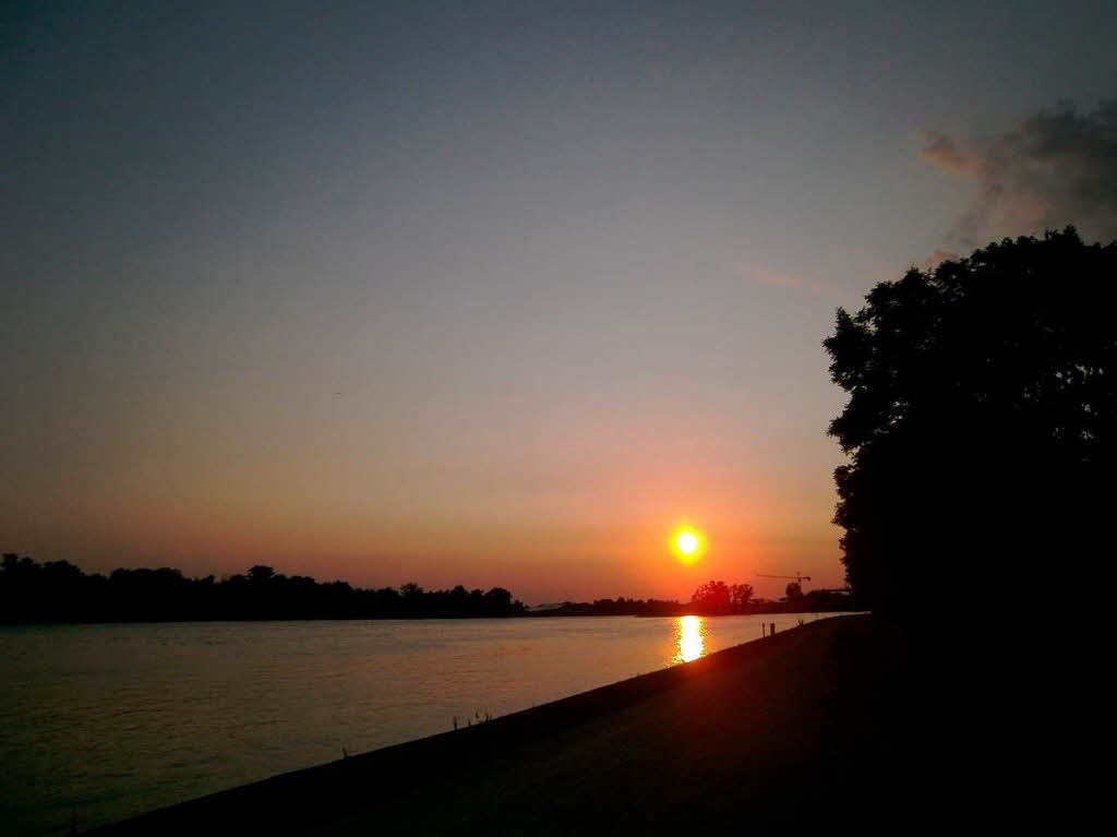 Melitta Betting: Sonnenuntergang am Stauwehr