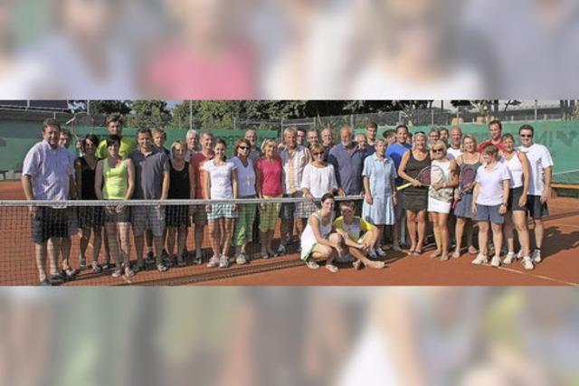 Tennis jetzt auch auf Kunstrasenplatz