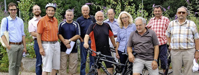 Stadtplaner Noll, Verkehrsexperte Wiel...kshop-Teilnehmer bei ihrem Ortstermin   | Foto: Lauber