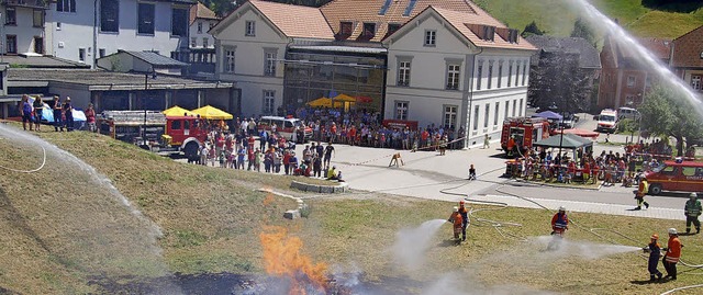 Ein Brand hinter dem Todtnauer Rathaus...gabe beim &#8222;Blaulichttag&#8220;.   | Foto: Ulrike Jger