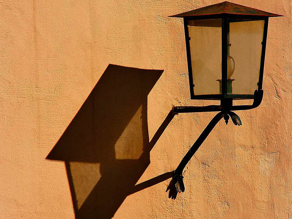 3. Preis: Siglinde Wigott –  Laterne mit Schatten in Brombach