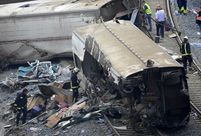 Schwerer Zugunfall in Spanien bei Santiago de Compostela.  | Foto: AFP