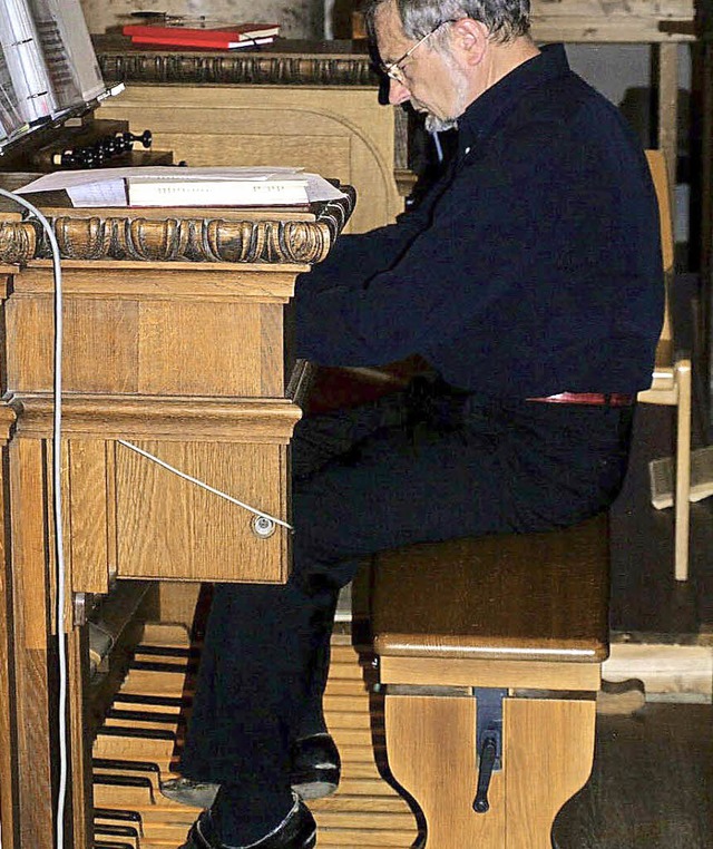 Der Titularorganist und knstlerische ...al bei zeitgenssischen Kompositionen.  | Foto: Margrit Matyscak