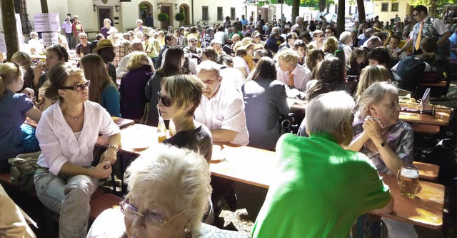 Treffpunkt fr Jung und Alt: das Annafest in Staufen.  | Foto: Manfred Burkert