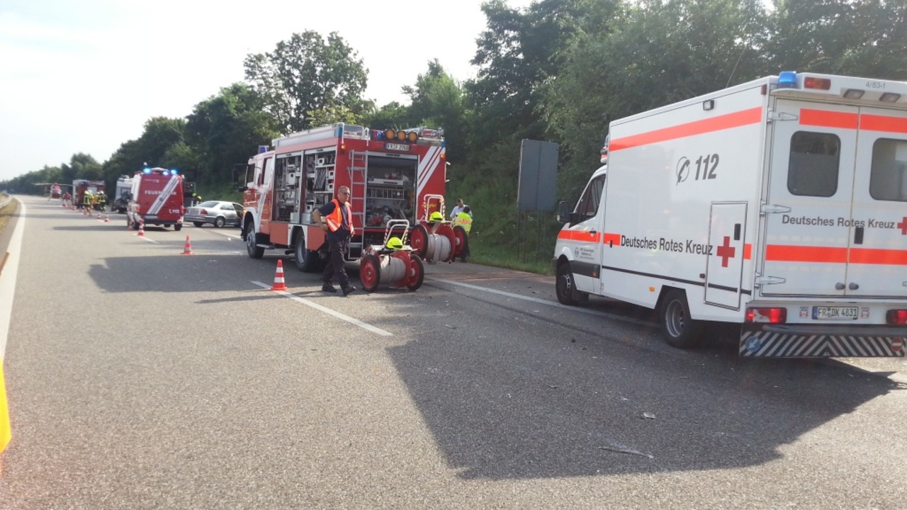 Schwerer Unfall auf der A5 bei Neuenburg  | Foto: Ganz Martin
