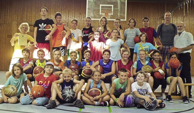 Basketballkinder des TV Endingen freue...hnung mit dem Jugendfrderpreis 2013.   | Foto: Privat