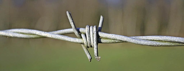 Der Stacheldraht auf der gerumten Tei...bungsgelndes wurde bereits entfernt.  | Foto: Symbol-Foto: Fotolia.com/K. Scherschanski